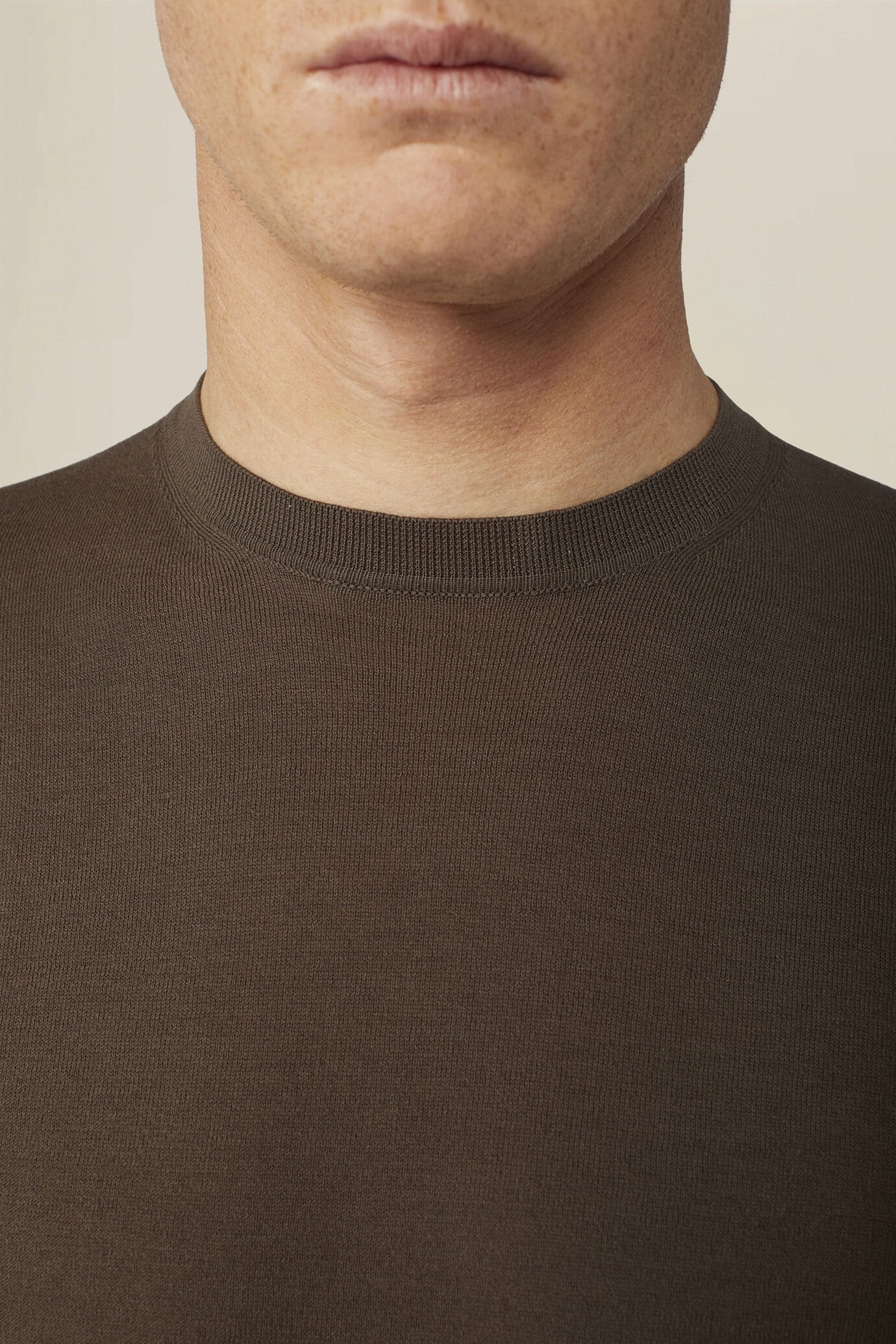 Men's knitted T-shirt in 100% cotton crepe