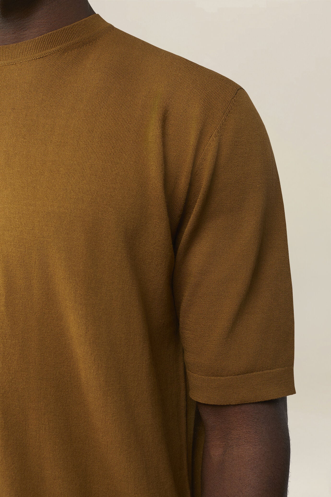 Men's knitted T-shirt in 100% cotton crepe