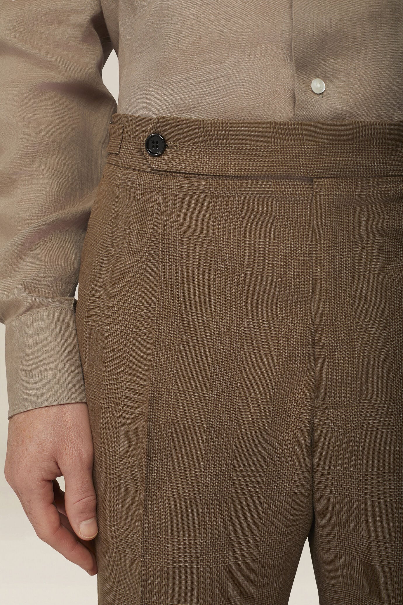 Men's Prince of Wales trousers with double pleats and side buckles