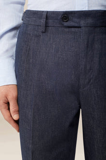 Men's trousers in chambray fabric with double pleats and side buckles