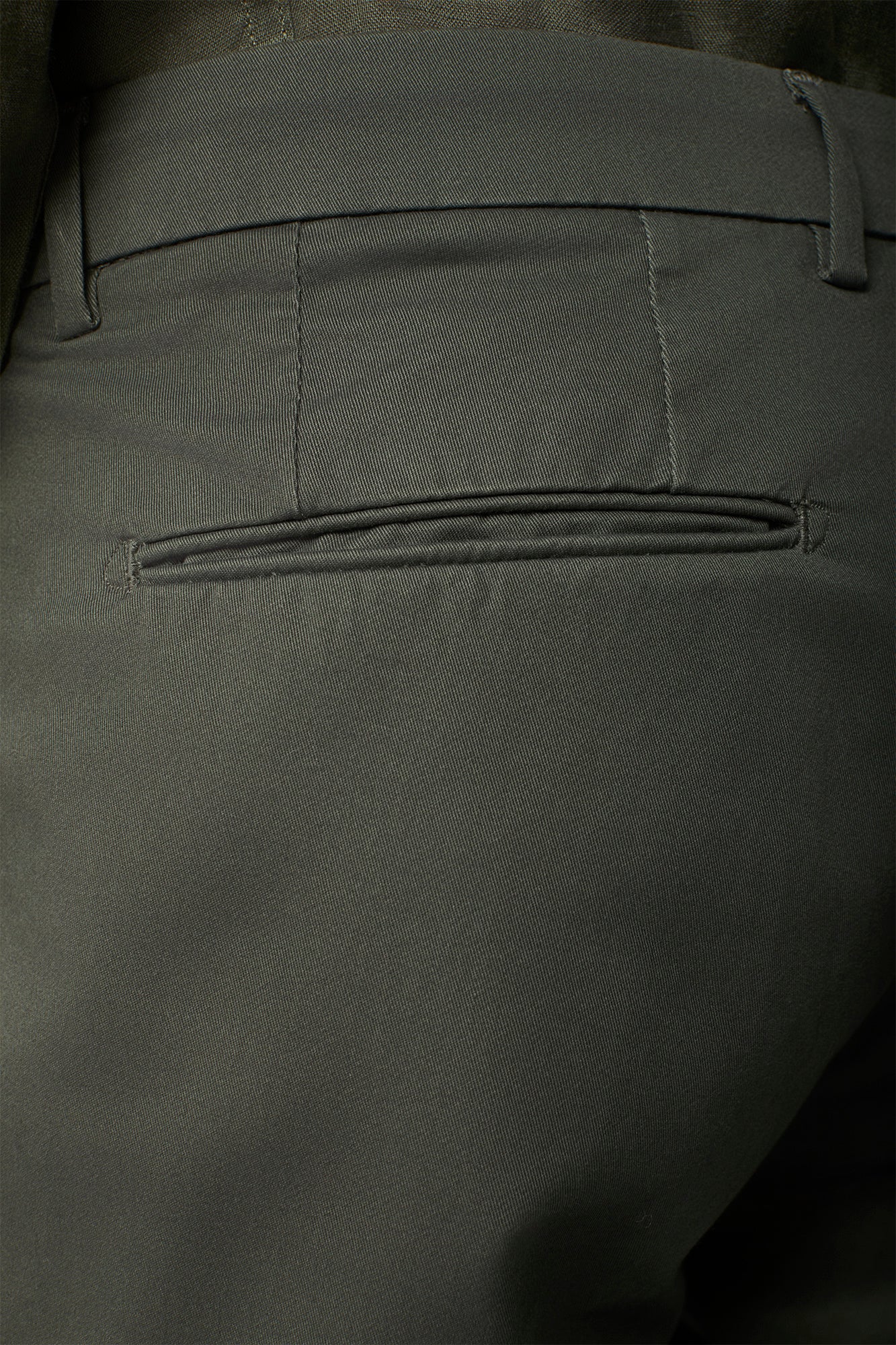 Men's classic regular fit chino trousers
