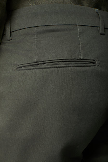Men's classic regular fit chino trousers