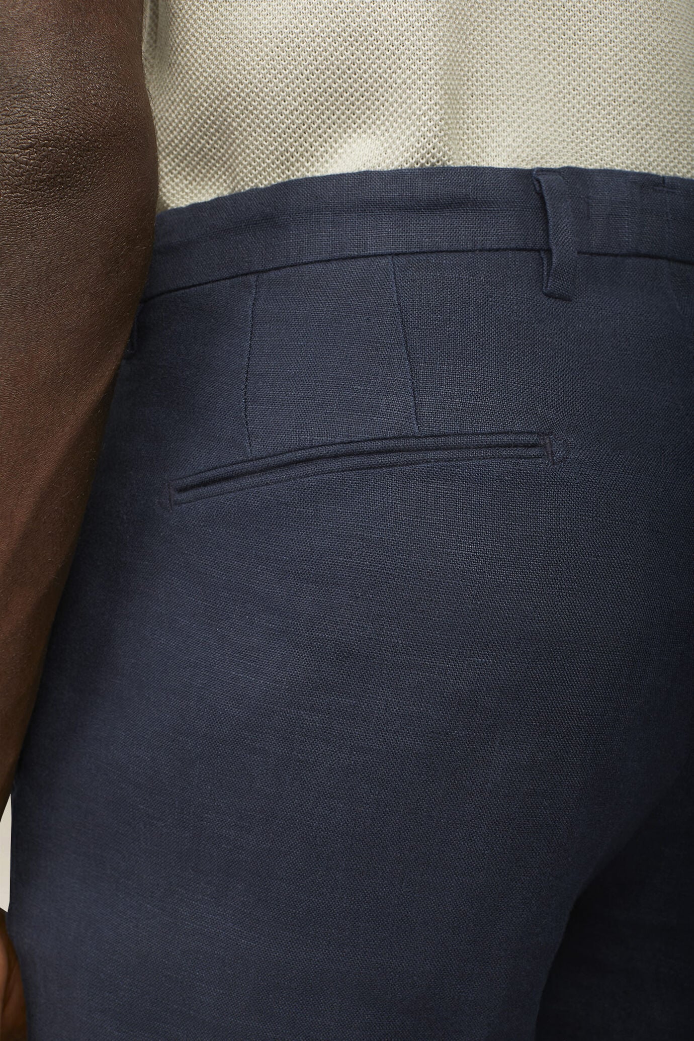 Men's trousers in 100% linen