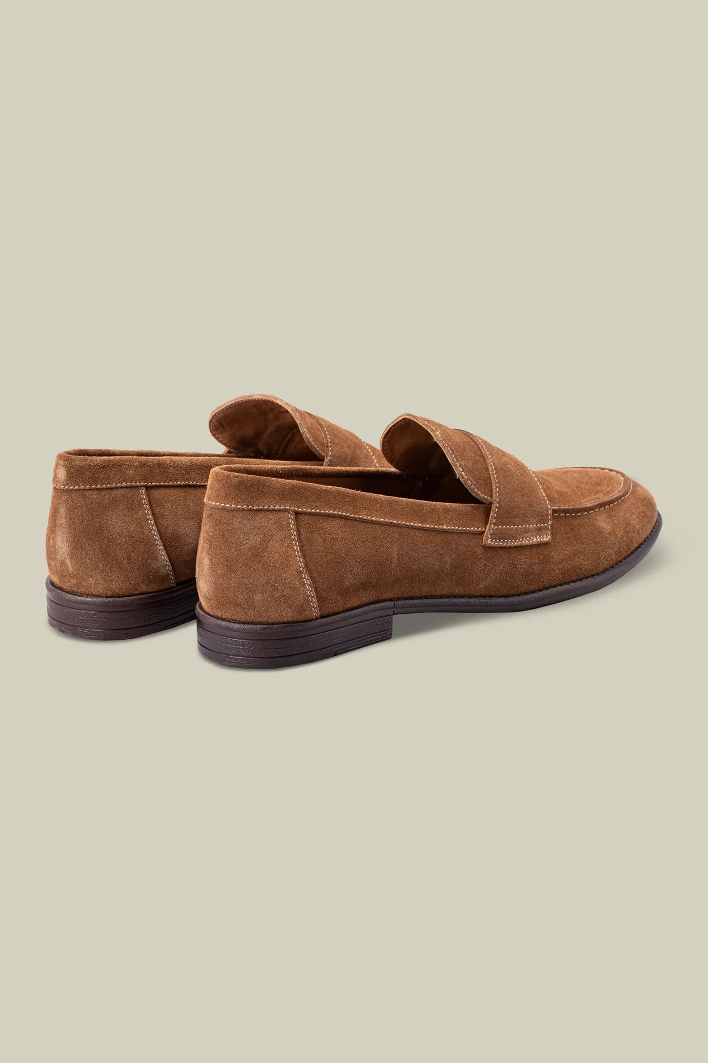 Classic men's loafers in 100% leather