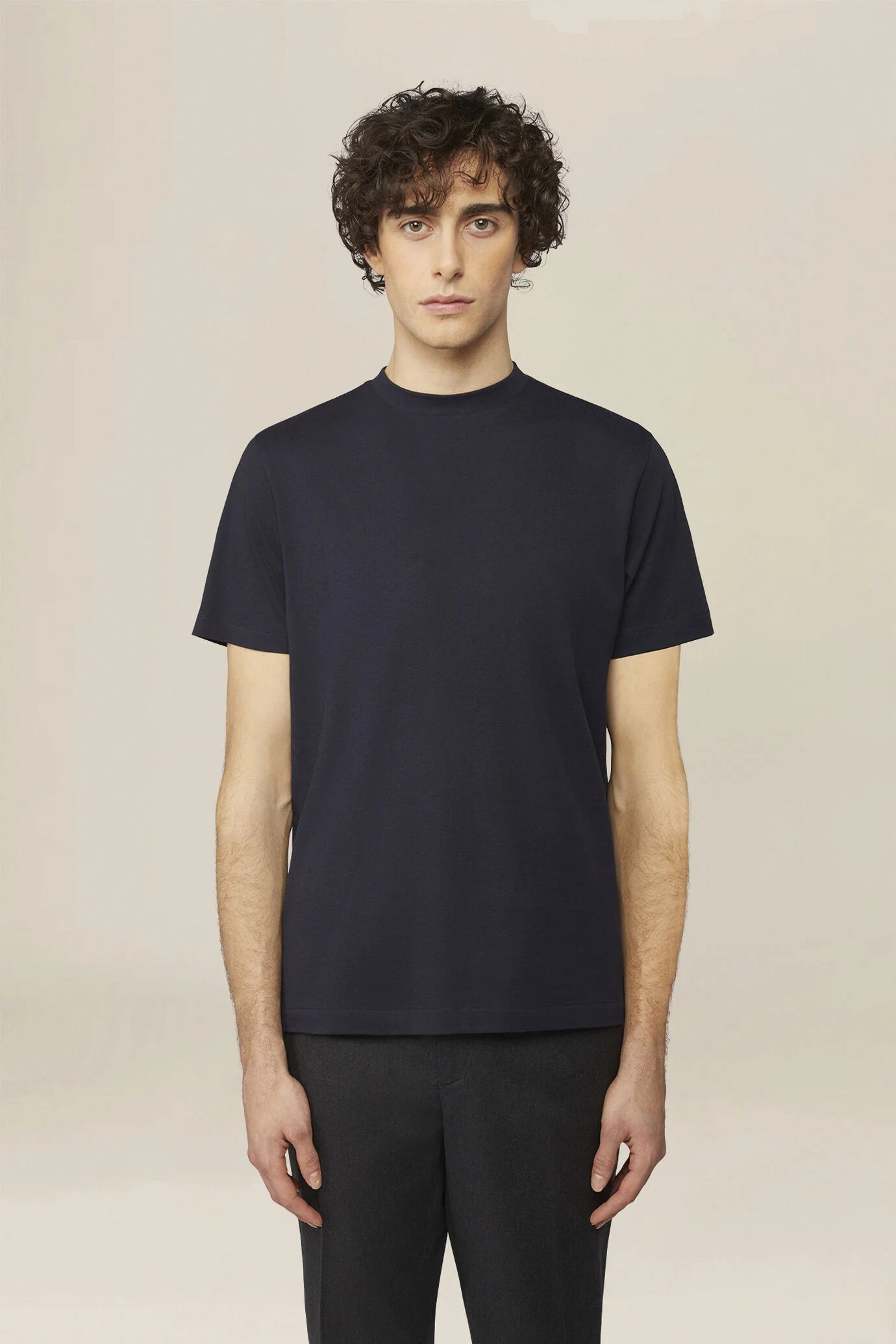 Men's T-shirt in 100% cotton jersey with slightly high neck