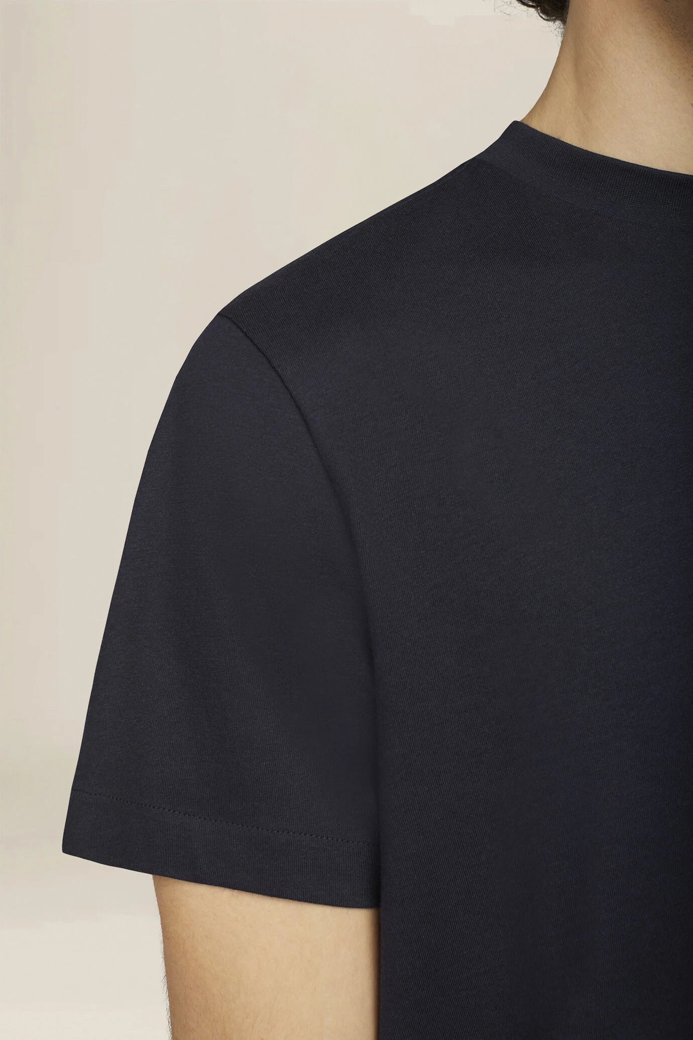 Men's T-shirt in 100% cotton jersey with slightly high neck