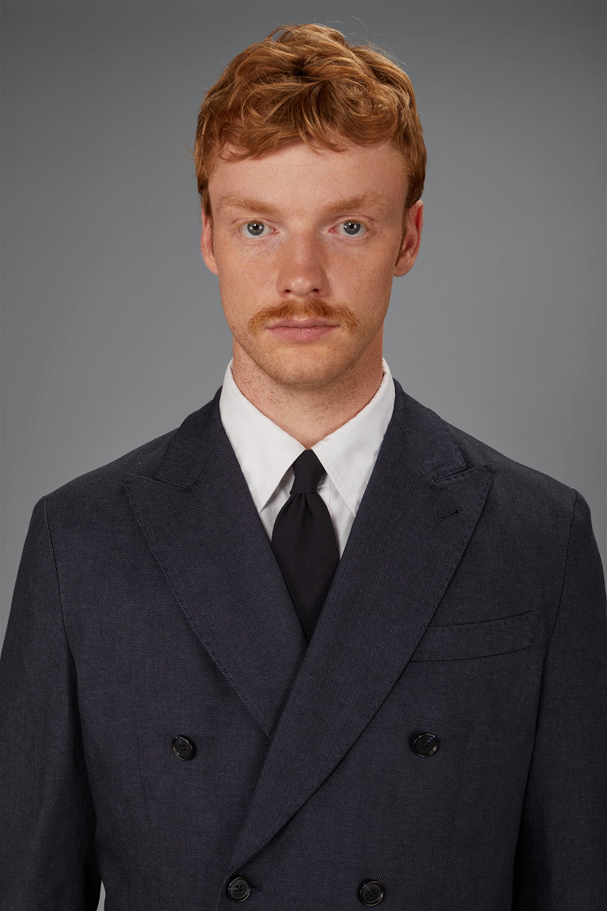 Men's unlined double-breasted jacket in linen and cotton chambray blend