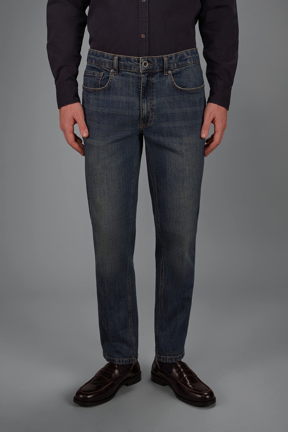 Men's 5-pocket jeans in medium denim