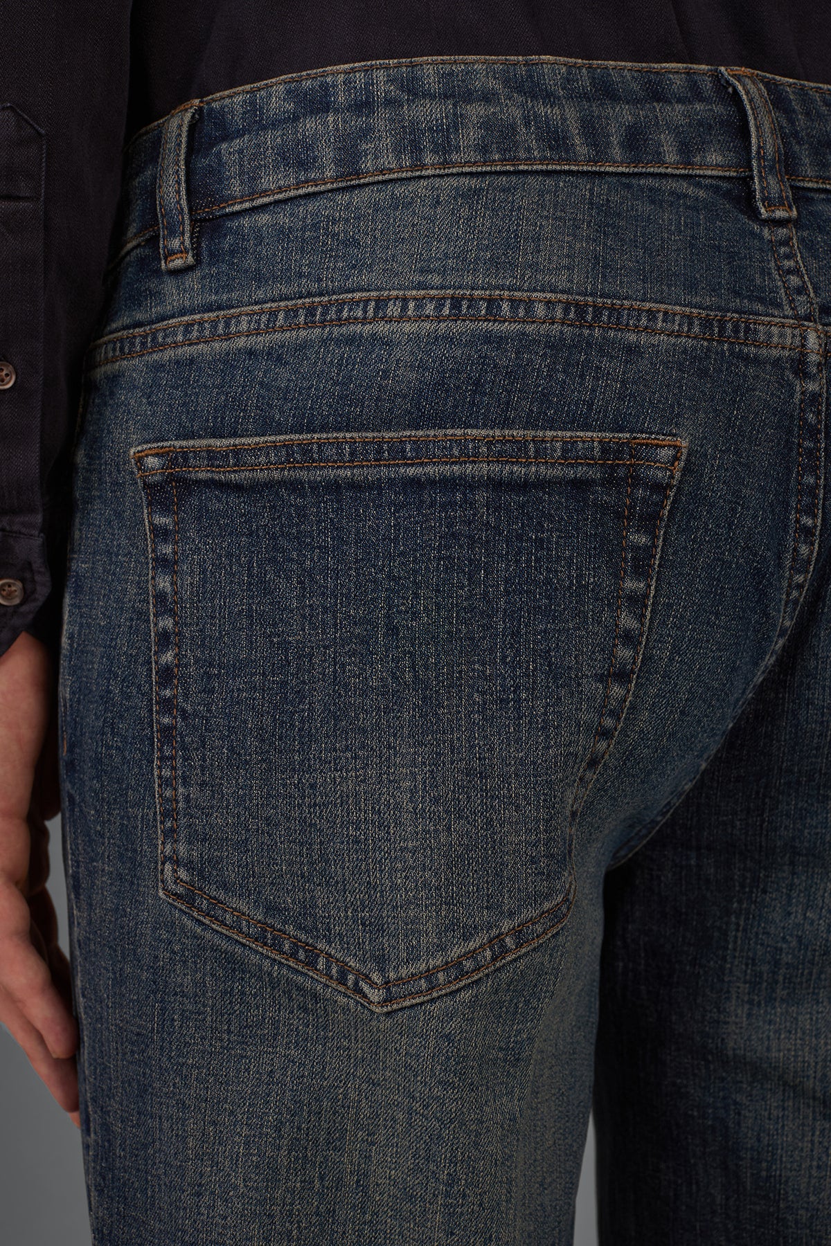 Men's 5-pocket jeans in medium denim
